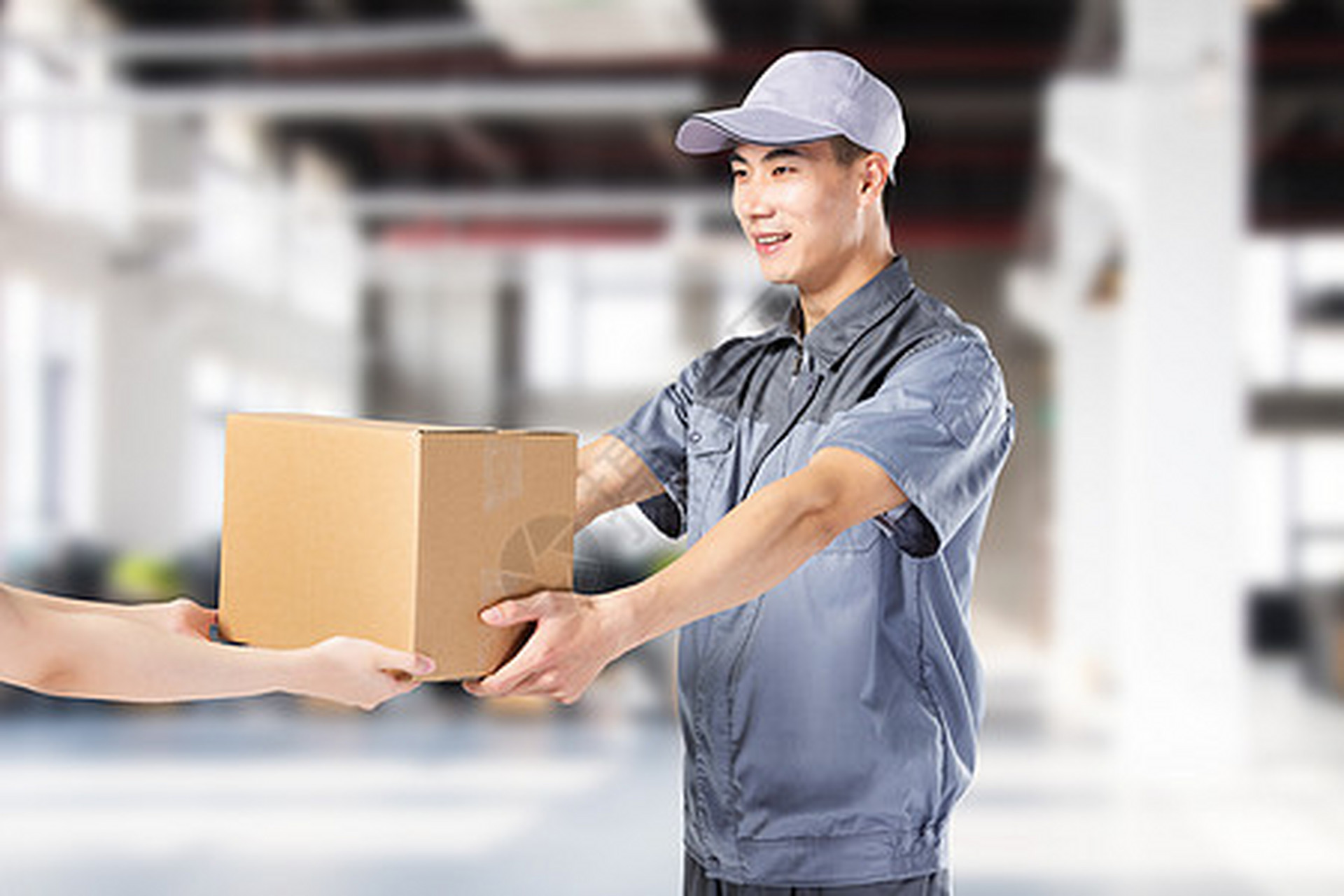 網(wǎng)購(gòu)燃?xì)鉄崴髋渌碗y題 無(wú)配送服務(wù)到家的解決方案